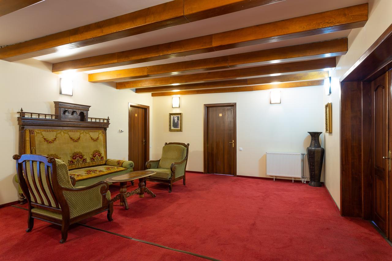 מלון Târgu Jiu Casa Danielescu מראה חיצוני תמונה